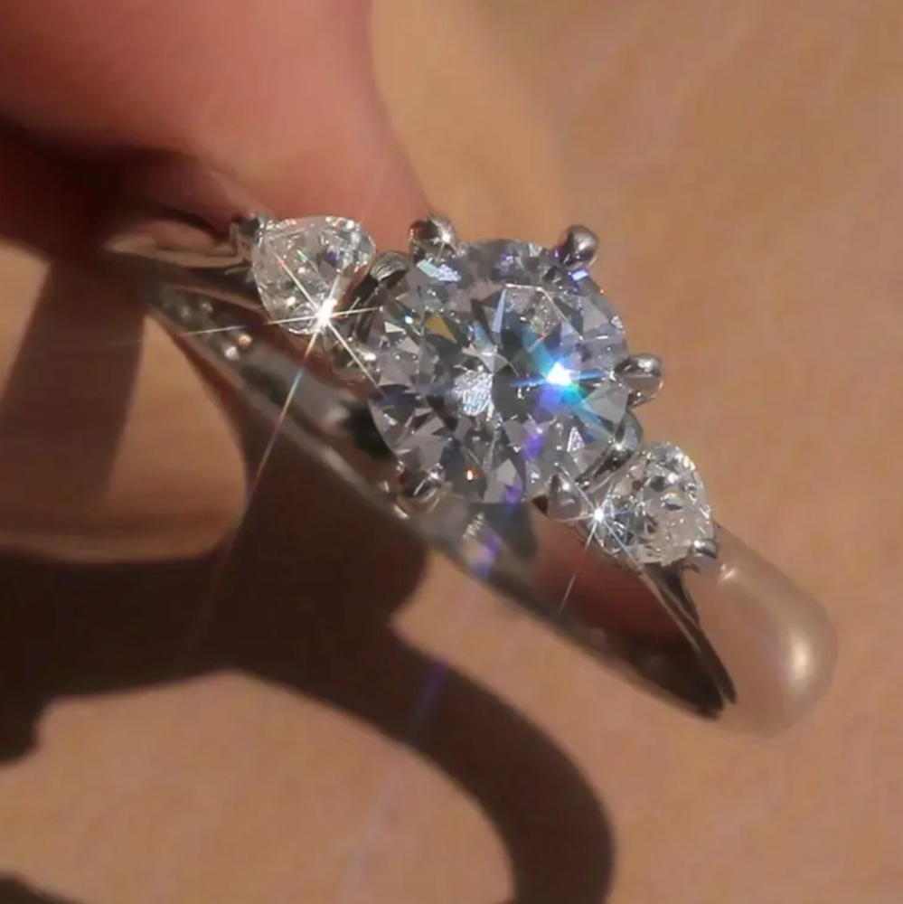 🆕️Zircon Engagement Ring 💍💎 - Picture 6 of 9
